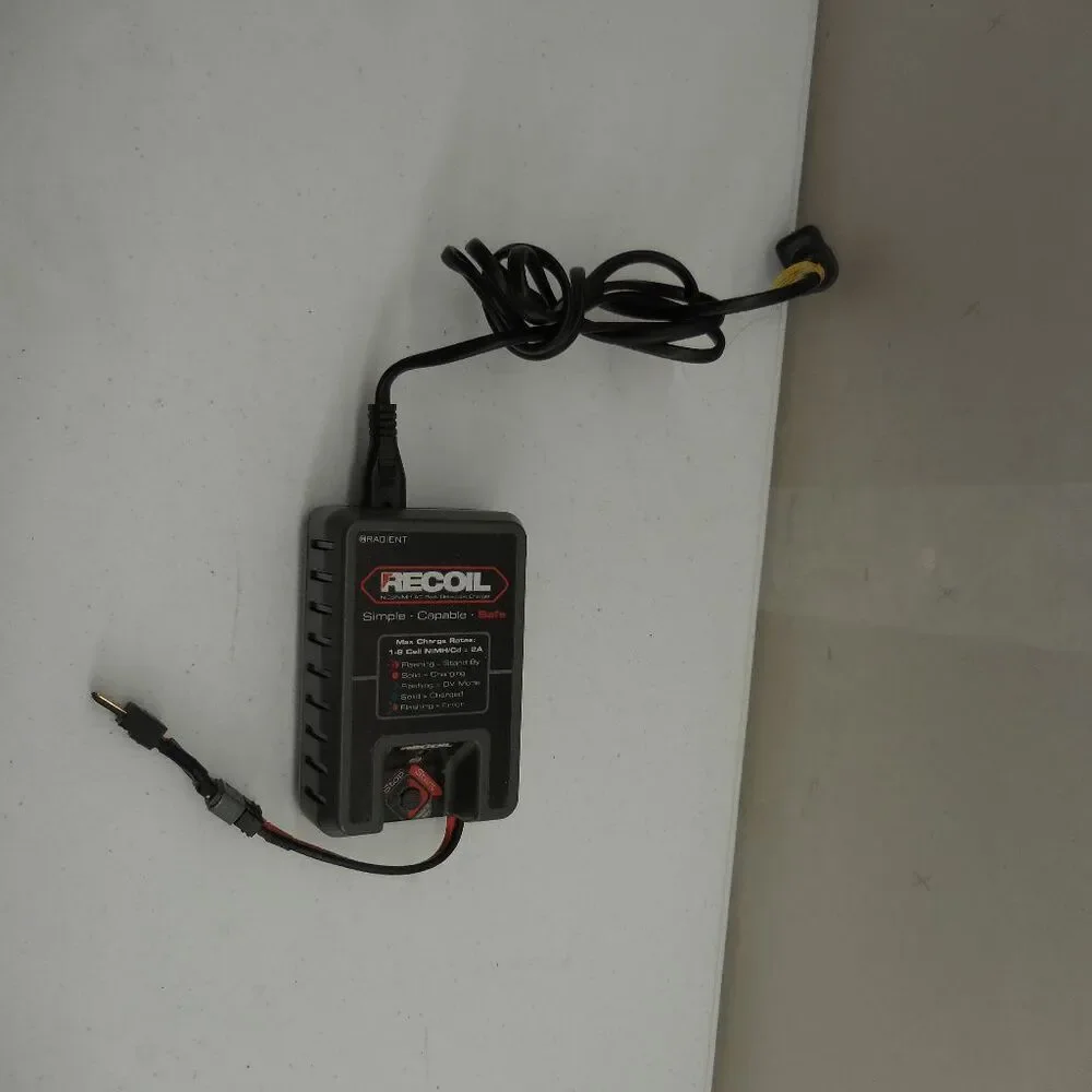 Radient Recoil NiCd/NiMH AC Peak Detection‎ Charger RC Cars Trucks Traxxas LED